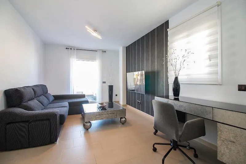 アパート Apartamentos Plaza ネルハ